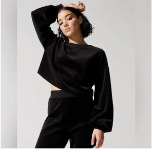 Carbon38 velour crop long sleeve sweater pullover size xl black womens
